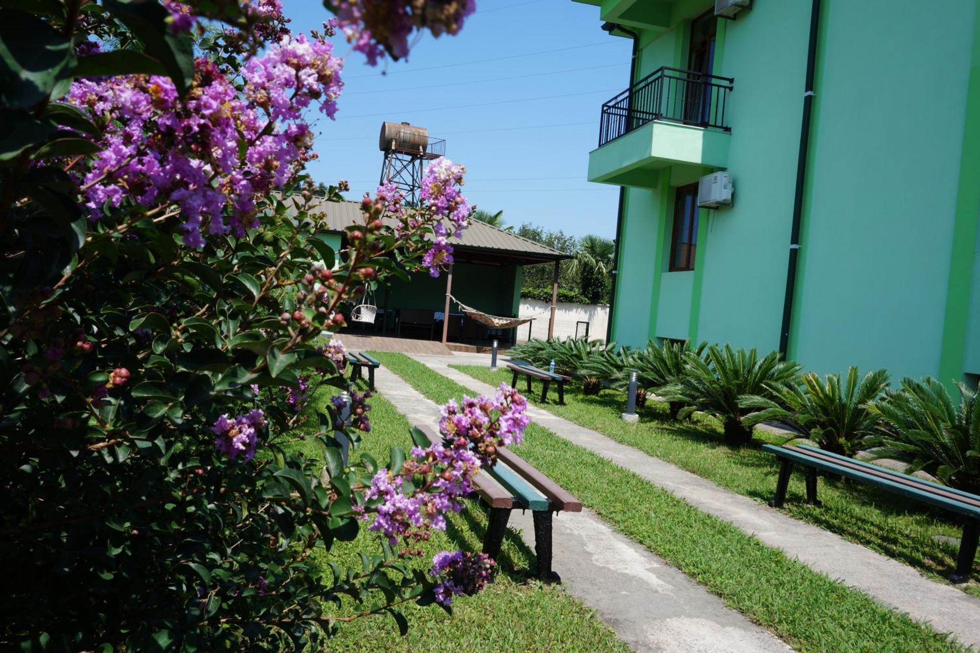 Villa Qero Batumi Exterior photo